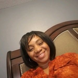 Meet your Posher, Rowena